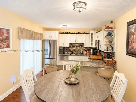 2589 Garden Hollywood FL 33026
