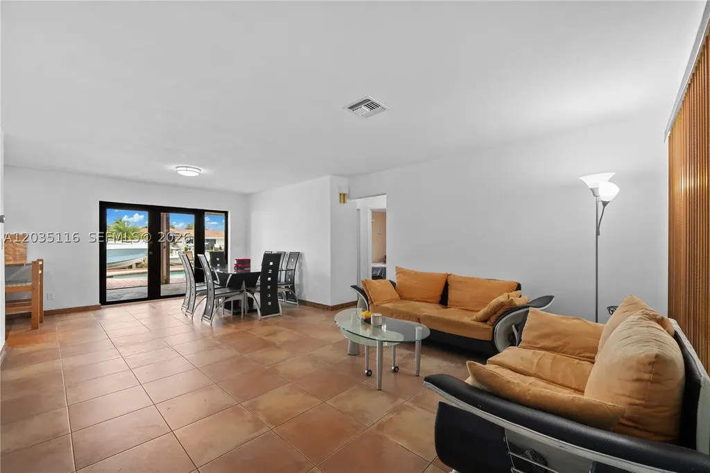 2447 SE 15th Street Pompano Beach FL 33062