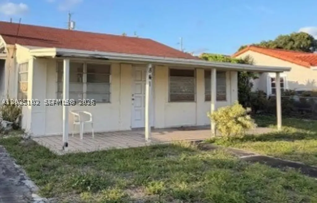 841 NE 4th Place Hialeah FL 33010