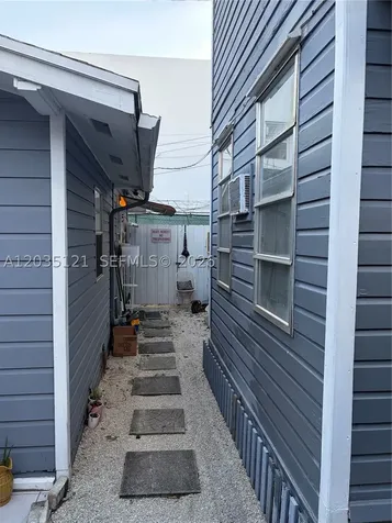 840 SW 13th Avenue Miami FL 33135