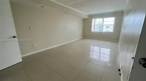 486 NW 165th St Road Miami FL 33169