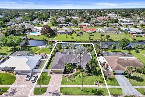 462 NE Cornwall Port St. Lucie FL 34983