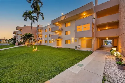 10300 Coral Way Miami FL 33165