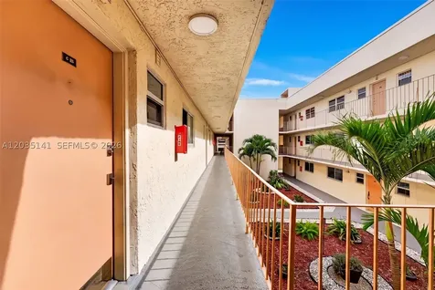 10300 Coral Way Miami FL 33165