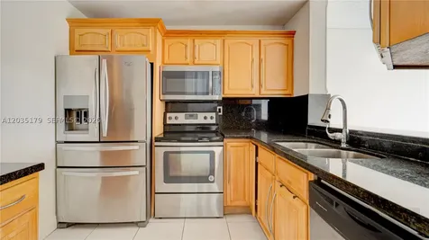 482 NW 165th St Road Miami FL 33169