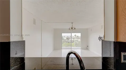 482 NW 165th St Road Miami FL 33169