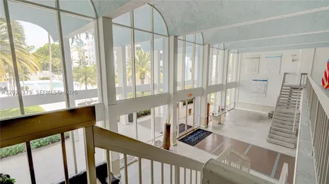 482 NW 165th St Road Miami FL 33169