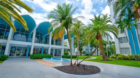 482 NW 165th St Road Miami FL 33169
