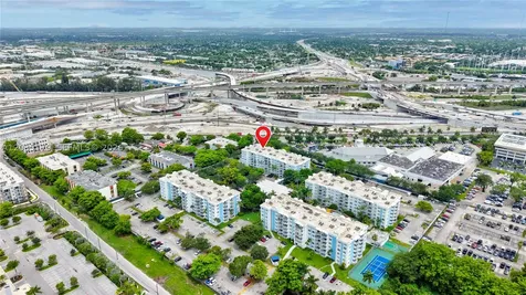 482 NW 165th St Road Miami FL 33169