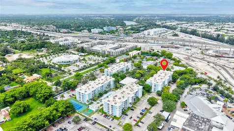 482 NW 165th St Road Miami FL 33169