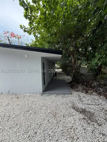 3220 Plaza Street Miami FL 33133