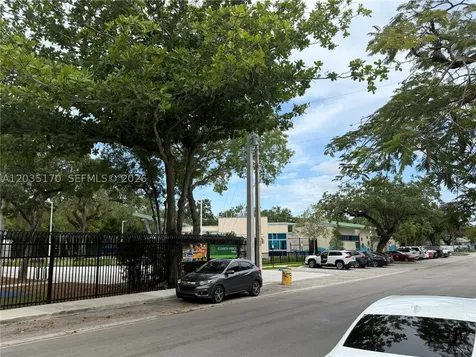 3220 Plaza Street Miami FL 33133