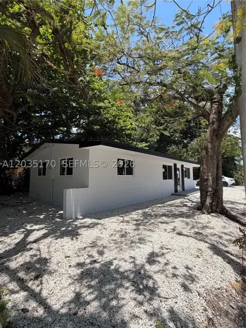 3220 Plaza Street Miami FL 33133