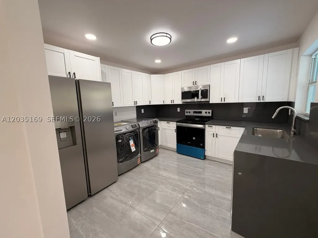 809 NW 12th Avenue Fort Lauderdale FL 33311