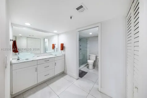 520 Brickell Key Drive Miami FL 33131