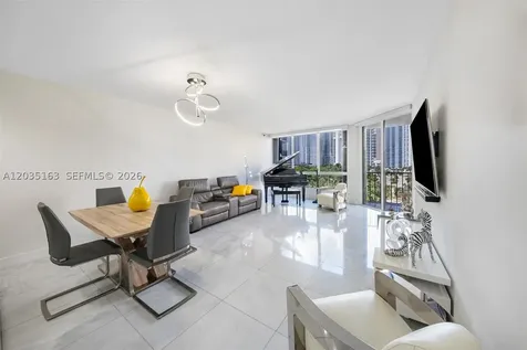 520 Brickell Key Drive Miami FL 33131