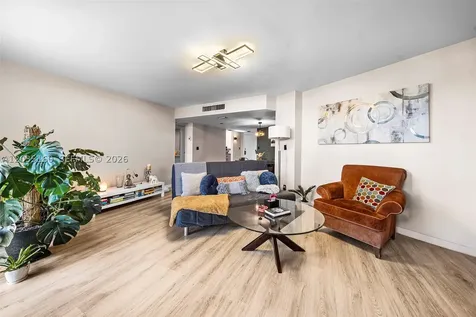 3401 N Country Club Drive Aventura FL 33180