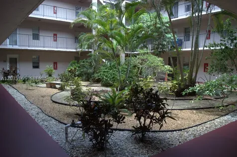 2821 Somerset Drive Lauderdale Lakes FL 33311