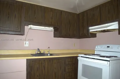 2821 Somerset Drive Lauderdale Lakes FL 33311