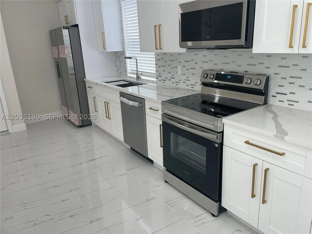 4241 Thomas Street Hollywood FL 33021