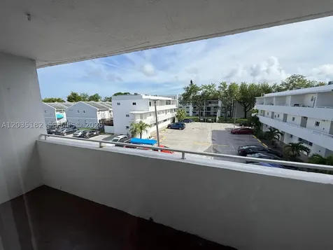 5611 W 25th Court Hialeah FL 33016