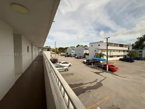 5611 W 25th Court Hialeah FL 33016