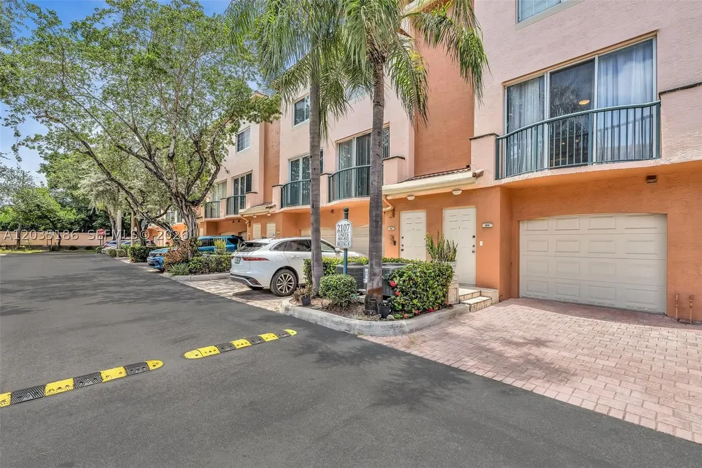 2107 SE 10th Avenue Fort Lauderdale FL 33316