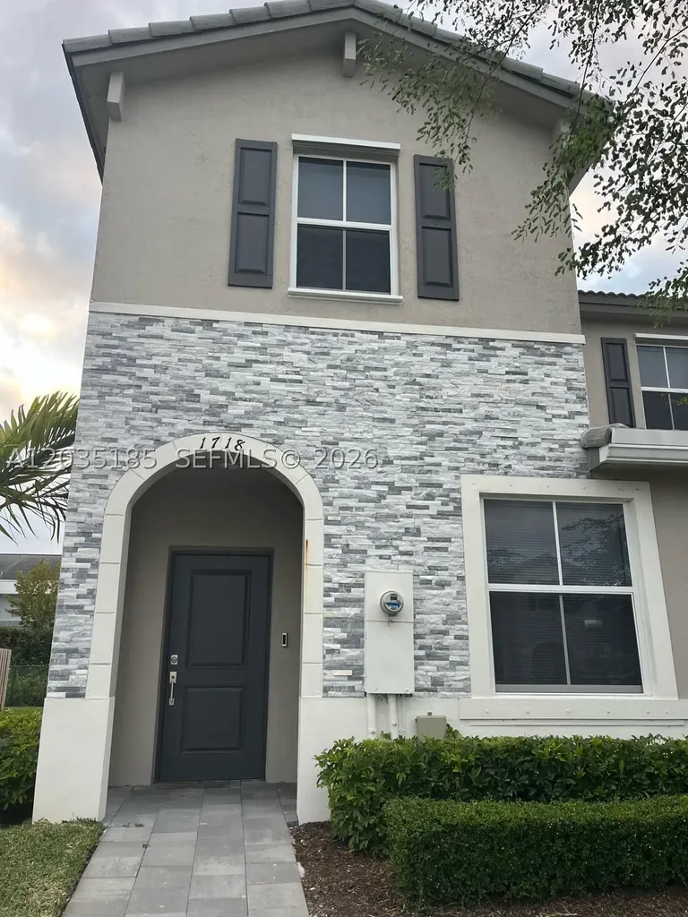 1718 SE 26th Terrace Homestead FL 33035