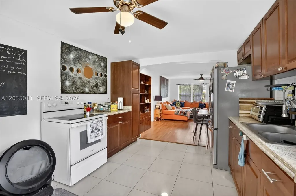 6238 Hayes Street Hollywood FL 33024