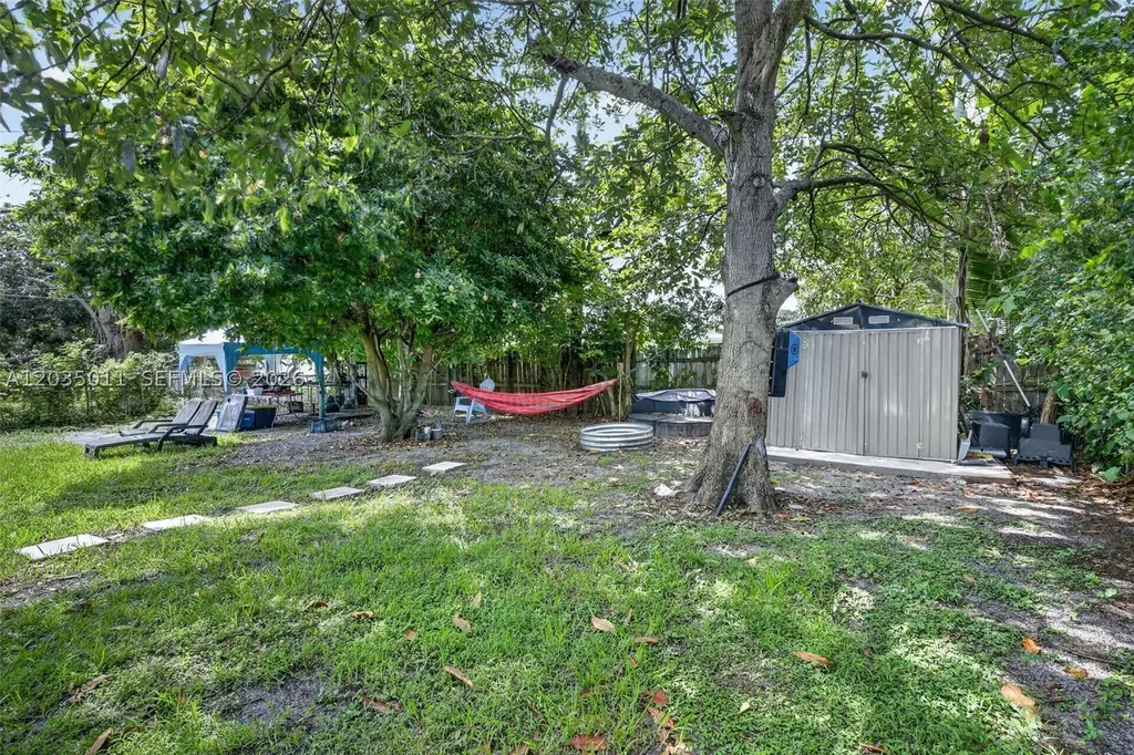 6238 Hayes Street Hollywood FL 33024