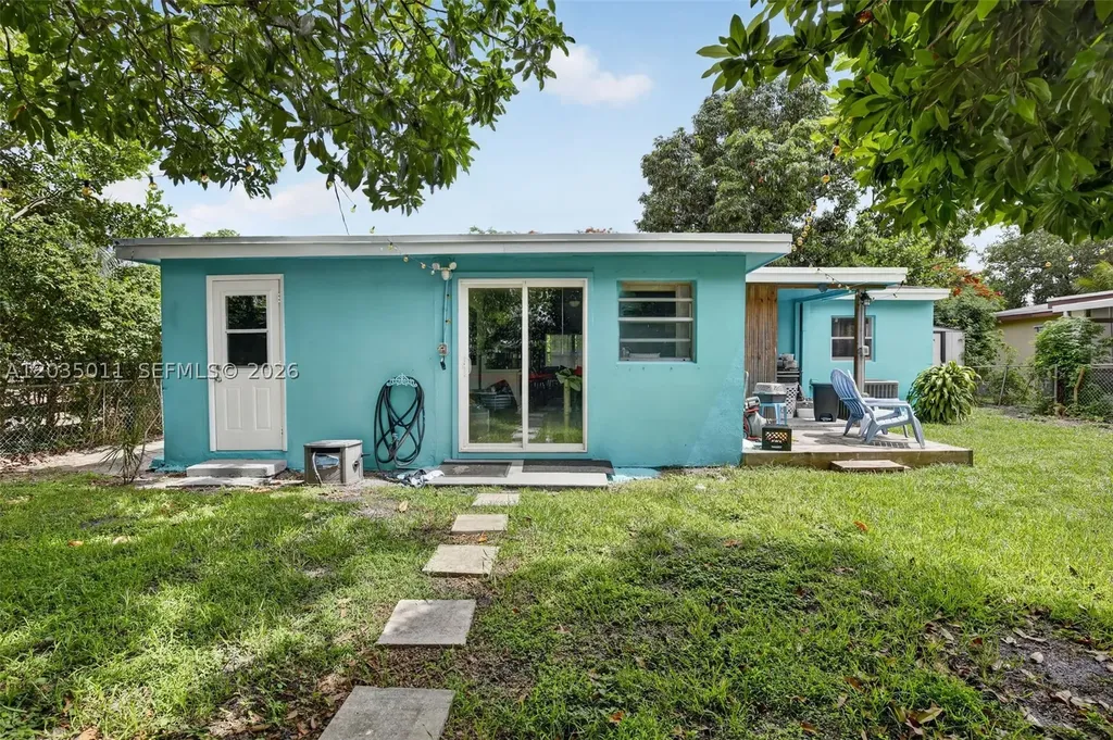 6238 Hayes Street Hollywood FL 33024