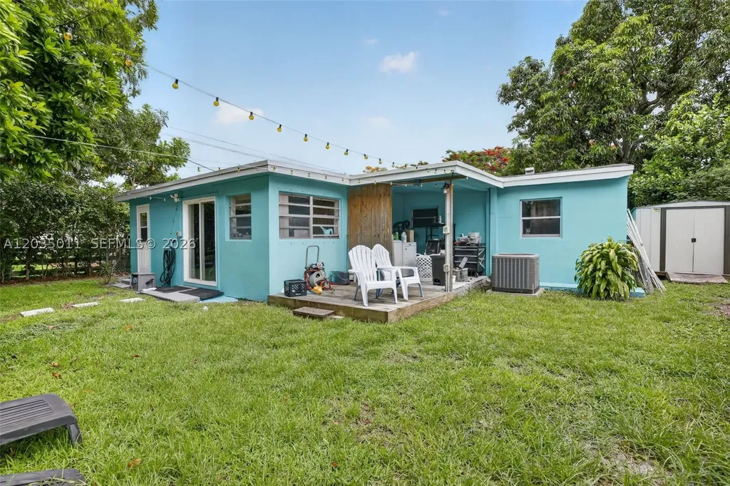6238 Hayes Street Hollywood FL 33024