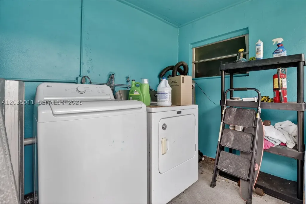 6238 Hayes Street Hollywood FL 33024