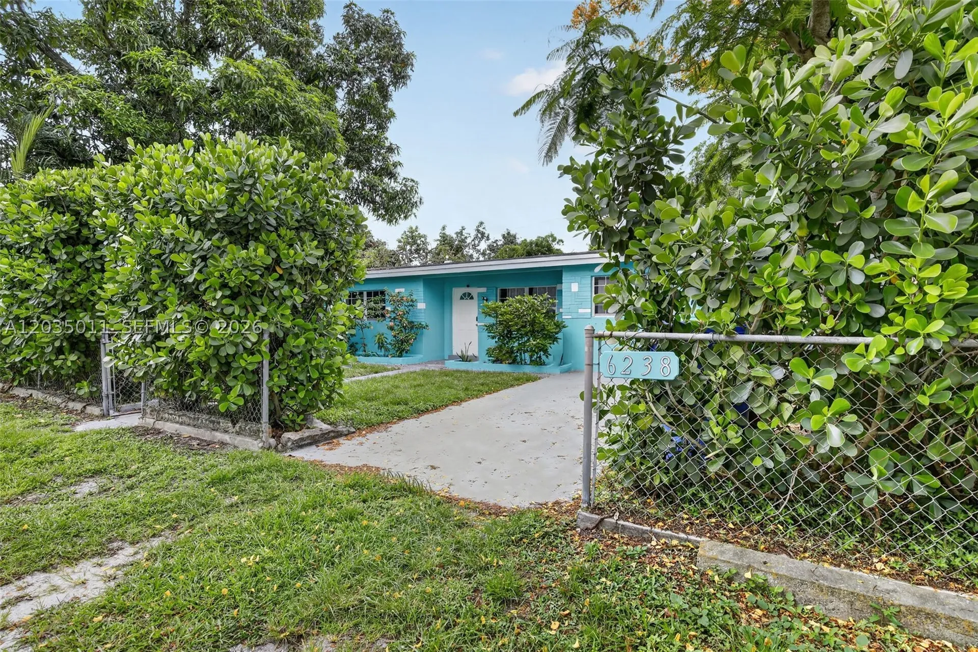 6238 Hayes Street Hollywood FL 33024