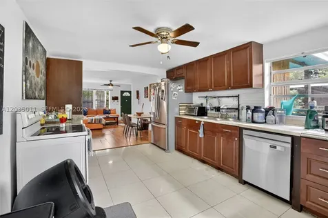 6238 Hayes Street Hollywood FL 33024