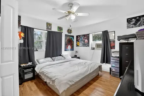 6238 Hayes Street Hollywood FL 33024
