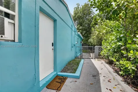 6238 Hayes Street Hollywood FL 33024