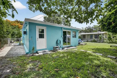 6238 Hayes Street Hollywood FL 33024