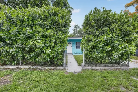 6238 Hayes Street Hollywood FL 33024