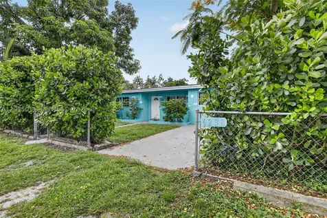 6238 Hayes Street Hollywood FL 33024