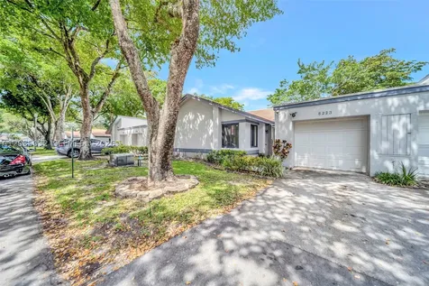 5223 W Gate Lake Road Tamarac FL 33319