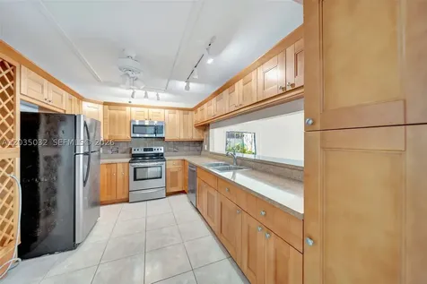 5223 W Gate Lake Road Tamarac FL 33319