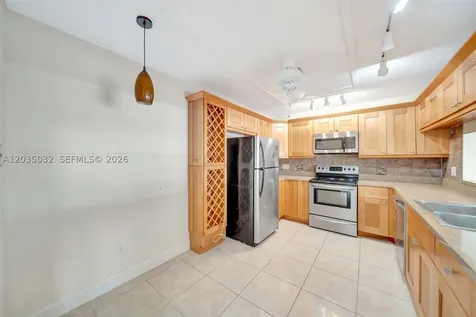 5223 W Gate Lake Road Tamarac FL 33319