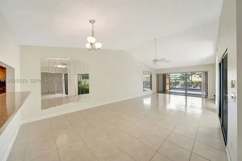 5223 W Gate Lake Road Tamarac FL 33319