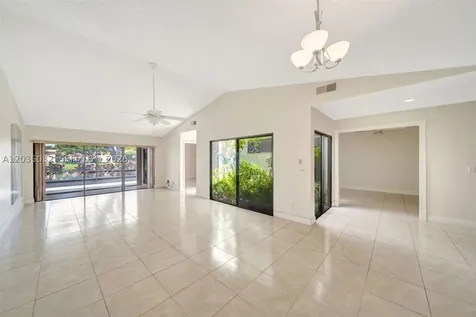 5223 W Gate Lake Road Tamarac FL 33319