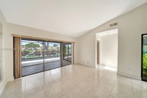5223 W Gate Lake Road Tamarac FL 33319