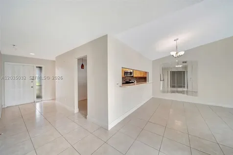 5223 W Gate Lake Road Tamarac FL 33319