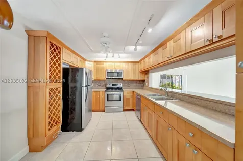 5223 W Gate Lake Road Tamarac FL 33319