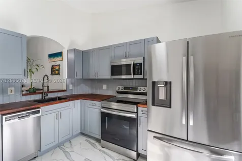 2140 NW 78th Avenue Pembroke Pines FL 33024