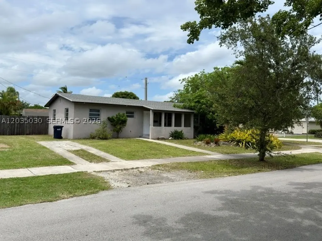 9815 Pan American Drive Cutler Bay FL 33189